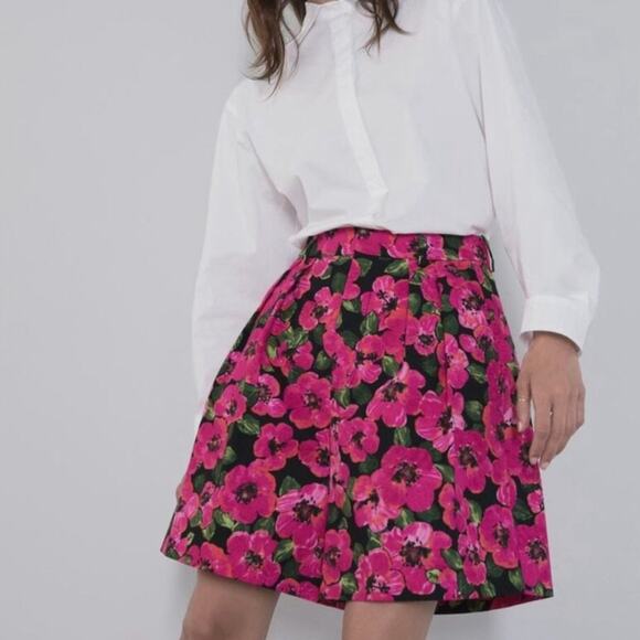 Zara Pink Floral High Waisted Pleated Bermuda Shorts Size XS - Picture 1 of 5